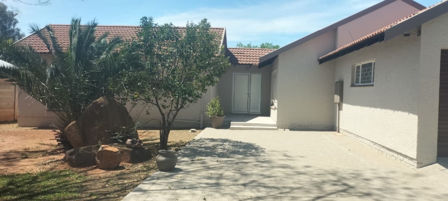 4 Bedroom Property for Sale in Fichardt Park Free State